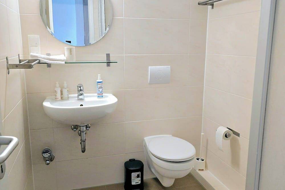 Ganze Wohnung, Charming and peaceful studio with gorgeous green backyard view. Energy boosting in Amberg, Ostbayern