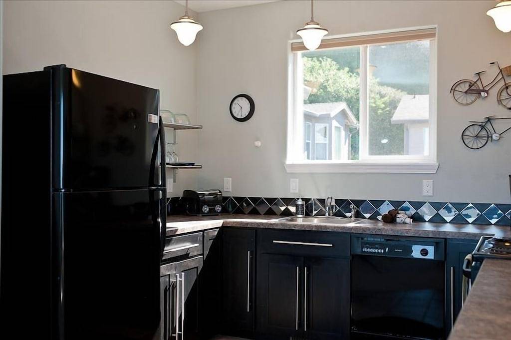 Ganze Wohnung, * Promo!* Atemberaubende Meerblick Condo w / Wifi, Hdtv & Kamin und vieles mehr! in Depoe Bay, Lincoln County (OR)