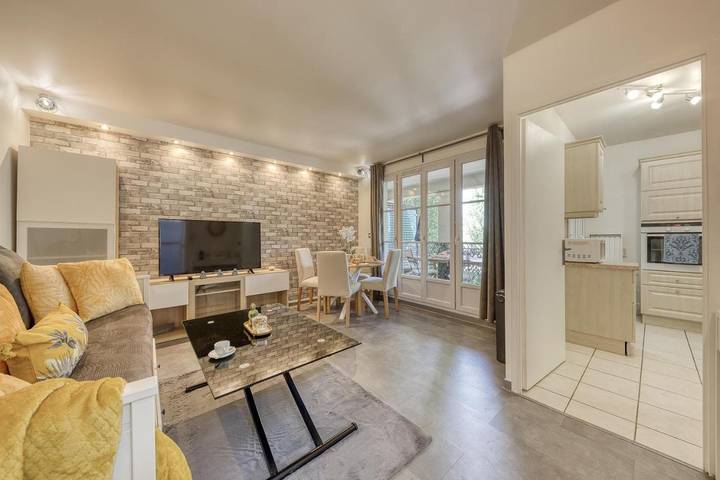 Gîte pour 4 personnes, avec terrasse et vue dans Paris La Vallee Village