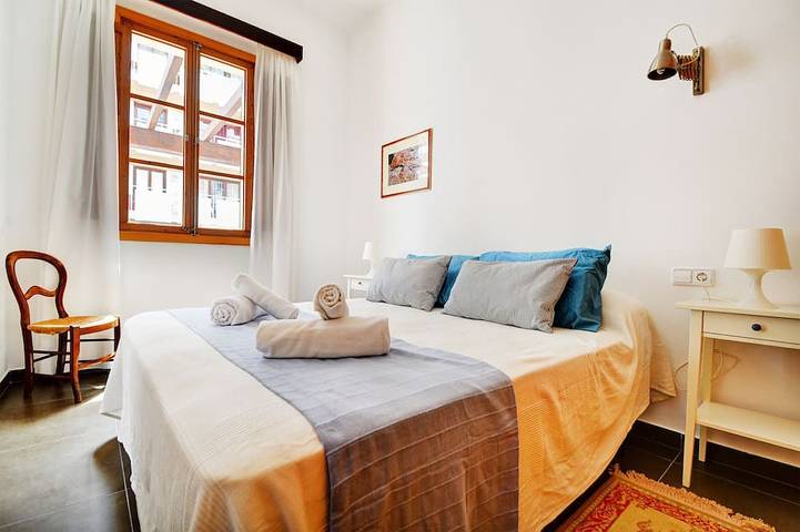 Amilcar House within 180 meters from the beach of Playa de Palma in Can Pastilla, Palma
