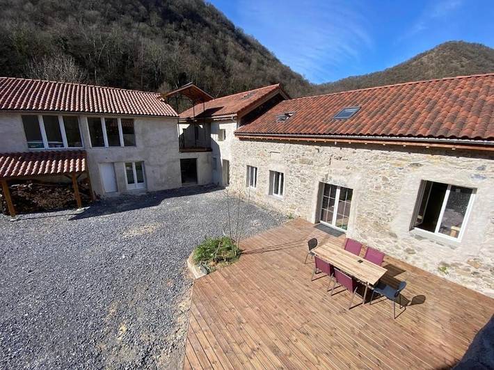 Gîte pour 15 personnes, avec jardin et vue dans Bertren