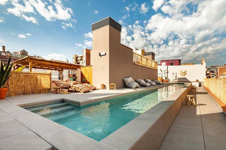 Apartamento para 2 personas, con piscina, Se admiten mascotas en Gracia