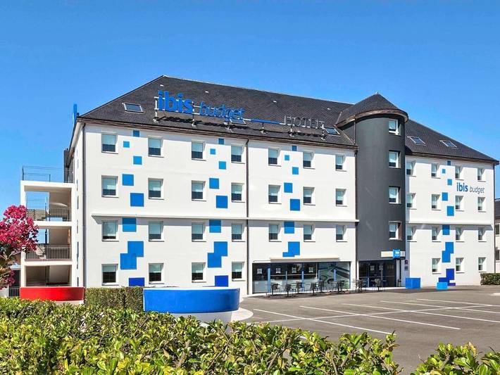 Hôtel pour 3 personnes, avec piscine et terrasse - 1