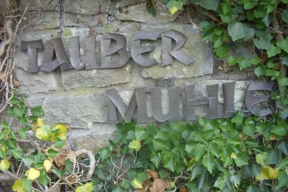 Mit Terrasse und Parkplatz in Weikersheim, Taubertal
