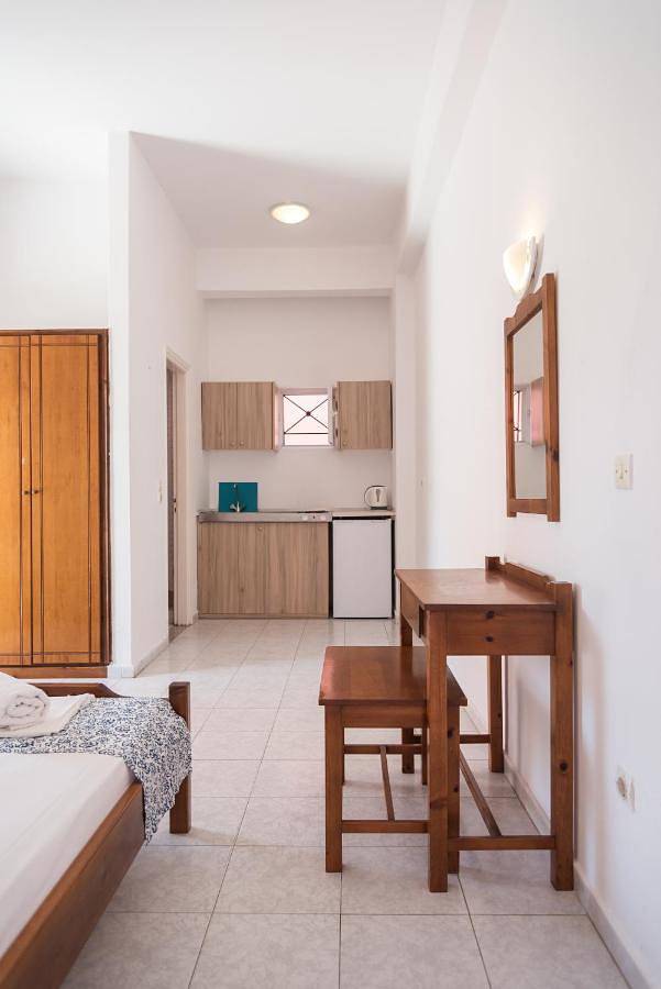 Appart’hôtel pour 2 personnes, avec Terrasse ainsi que Jardin et Piscine