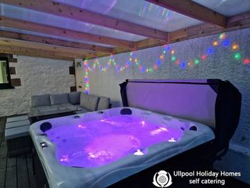 Gîte pour 8 personnes, avec jardin et jacuzzi, animaux acceptés à Ullapool