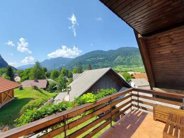Gîte pour 6 personnes, avec jardin et vue, adapté aux familles dans Mojstrana