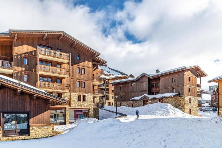 Hôtel pour 6 personnes, avec balcon ainsi que piscine et sauna, animaux acceptés