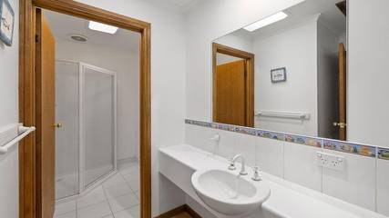 Holiday Home for 9 People in Lorne, Surf Coast Shire, Photo 2