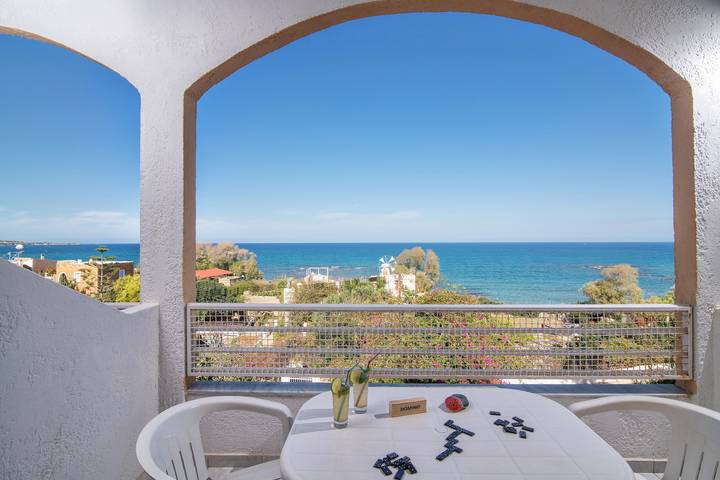 Vakantieappartement voor 4 personen, with uitzicht and balkon as well as uitzicht op zee in Chersonissos