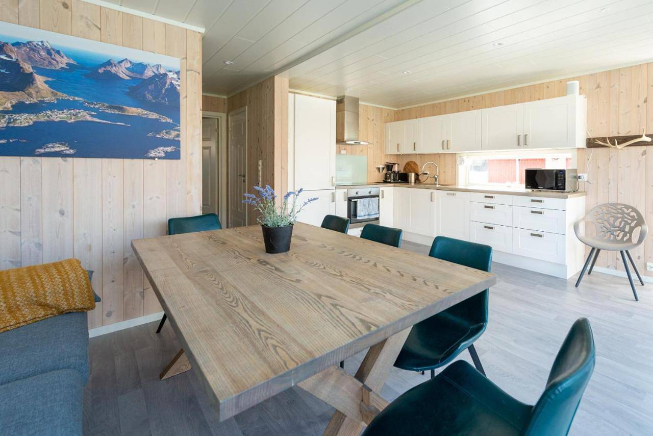 Lofoten Waterfront luxury lodge in Vestvågøy