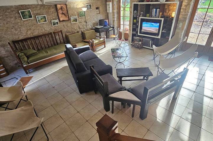 Location de vacances pour 5 personnes, avec piscine et terrasse ainsi que jacuzzi et jardin, animaux acceptés à Lacave - 4