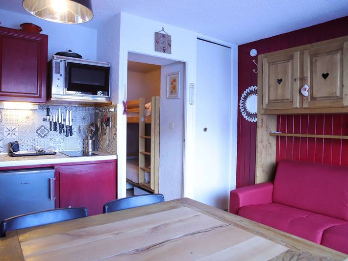 Gîte pour 3 personnes, avec terrasse dans Office De Tourisme D Auris En Oisans - 4