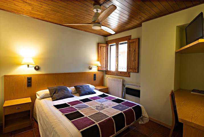 Hôtel pour 3 personnes, avec terrasse et jardin à Oliana - 2