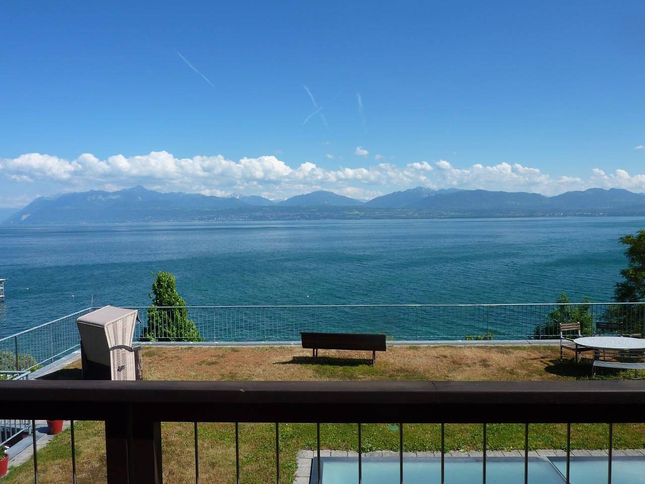 Appartement de vacances entier, Chalet au bord du lac à St-Prex in Saint-Prex, Lac Léman