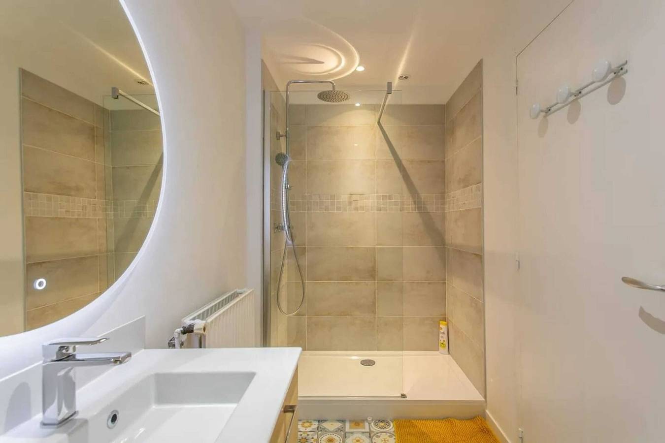 Entire apartment, Charming Apartment in Amiens with Parking - 65m² in Amiens, Amiens region