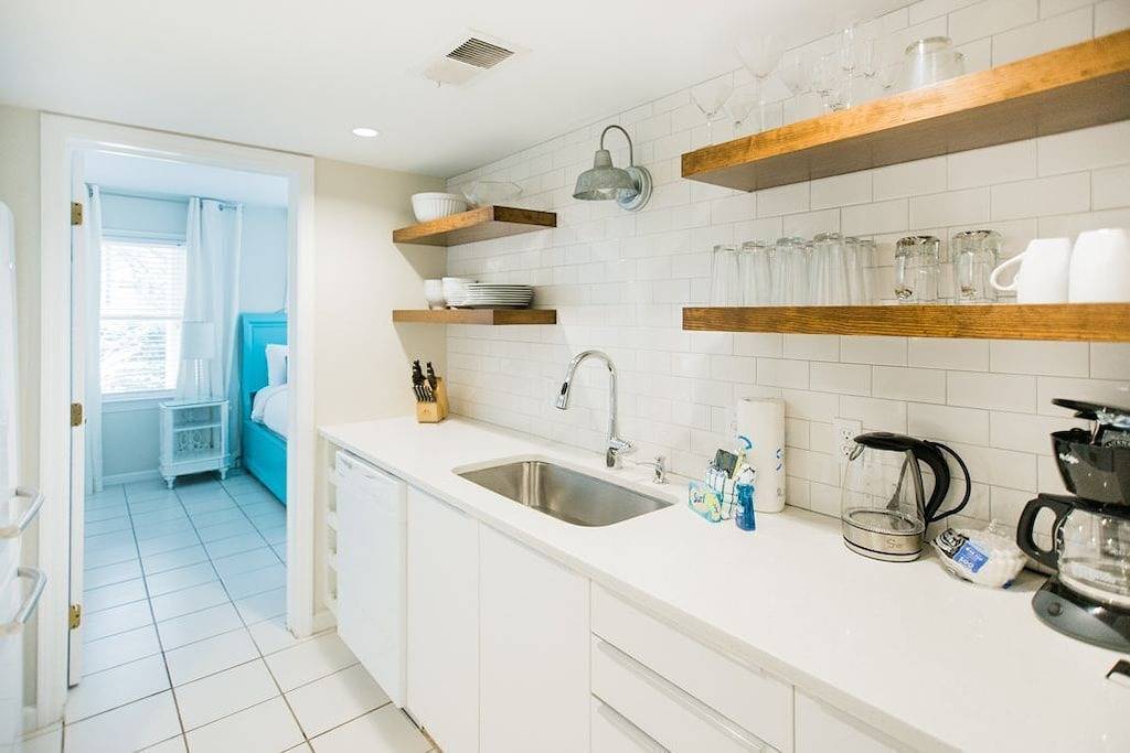 Ganze Wohnung, Bleiben Sie bei Lucky Savannah: Modernes Gartenhaus in Gehweite zum Fluss in Savannah, Chatham County