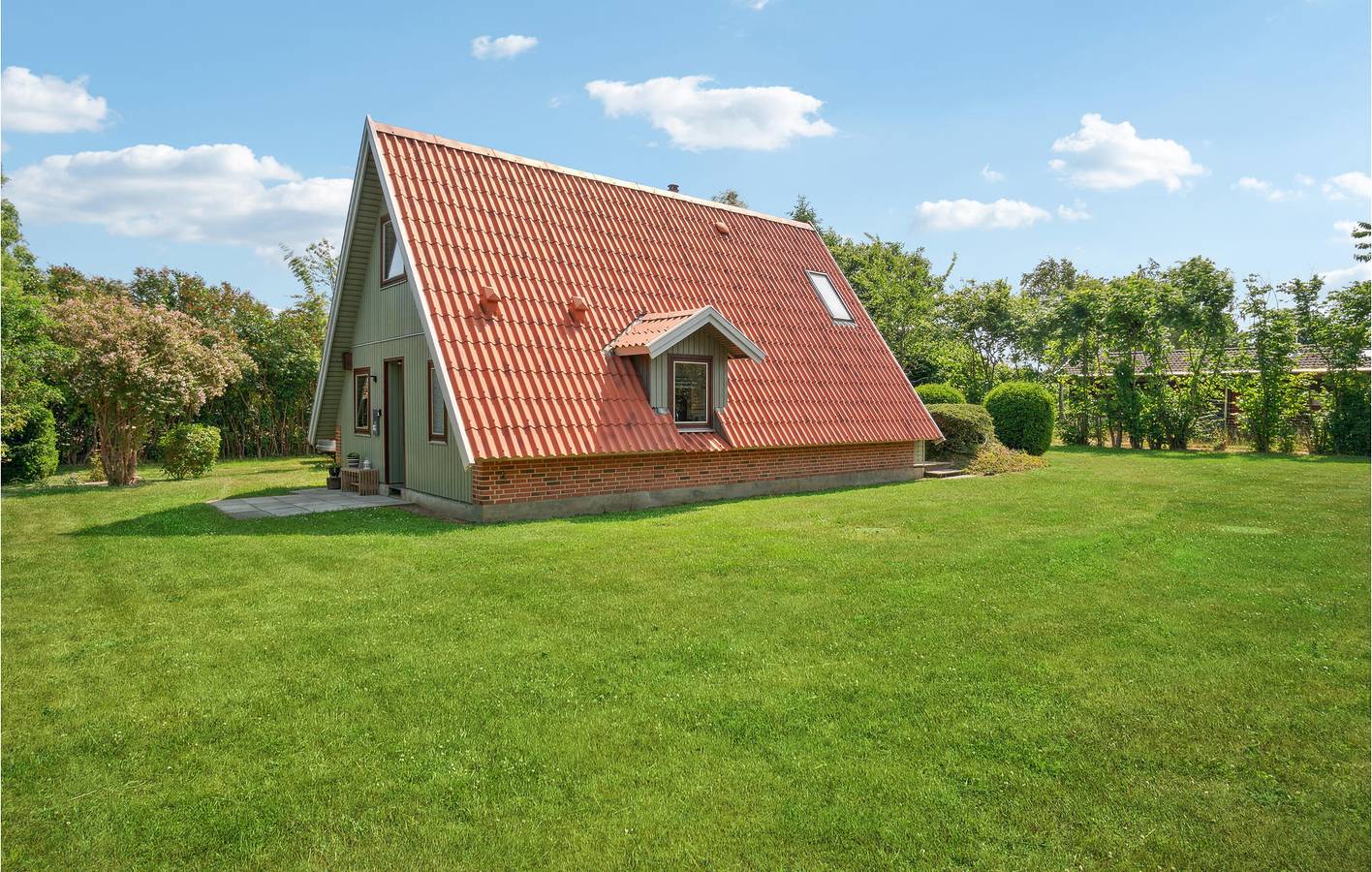 Vacation house for 4 people with terrace in Samsø