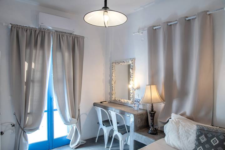 Double Room with View 8: Sea View, Balcony & Air Conditioning in Perissa, Santorini