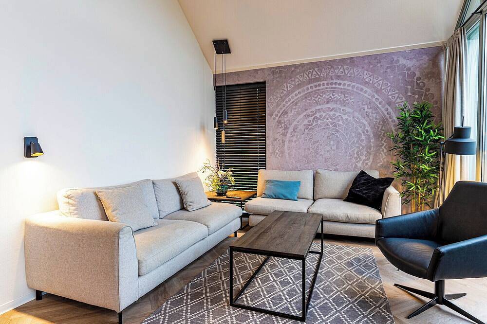 Hertogenvilla direkt am Wasser – 3 Schlafzimmer / 3 Badezimmer in Maastricht, Hoge Kempen