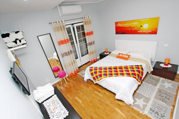 Maison d’hôte pour 3 personnes, avec Balcon ainsi que Terrasse et Vue à Vila Praia de Ancora