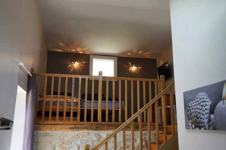 Location de vacances pour 2 personnes, avec sauna et jacuzzi ainsi que terrasse et piscine, animaux acceptés à Chalandray - 4