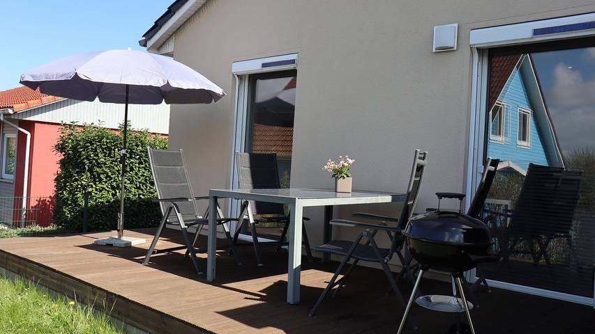 Ferienhaus mit Meerblick für 8 Personen, mit Garten