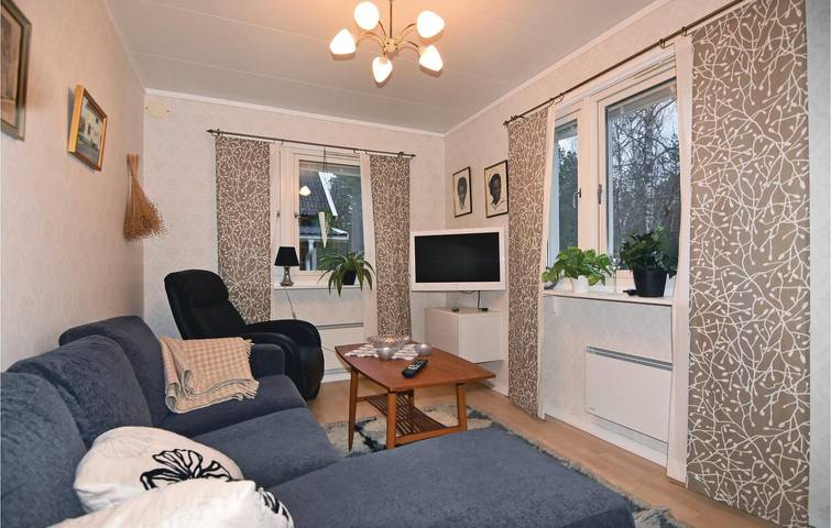 Hus för 4 Personer med terass in Tibro, Vättern