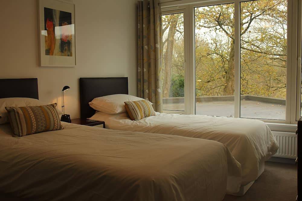 Architect Designed Eco House In A Secluded Littlehaven Private Lane in Little Haven, Pembrokeshire