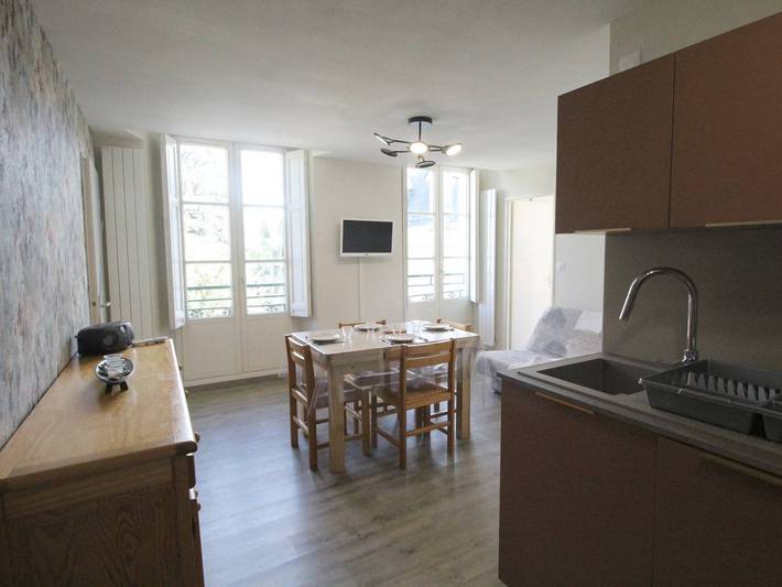Appartement entier, Luchon - 2 Pièces Cabine pour 6 Pers. avec Parking et Animaux admis in Luchon-Superbagnères, Bagnères-de-Luchon