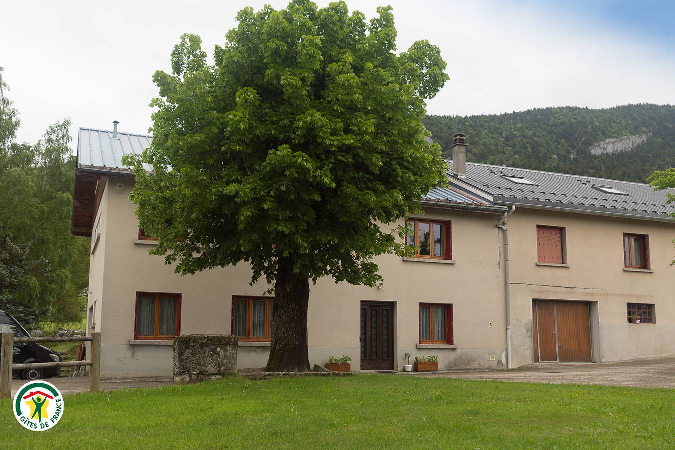 Gîte confortable avec parking, jardin et grill - près des remontées mécaniques et du restaurant in Corrençon-en-Vercors, Parc naturel régional du Vercors