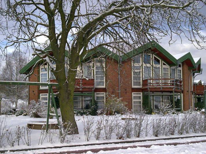 Ferienpark für 4 Personen, mit Garten und Terrasse sowie Sauna und Seeblick, mit Haustier in Mecklenburgische Seenplatte - 3