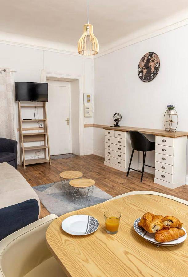 Gîte pour 2 personnes, avec vue et piscine dans Parc du Bois Vidal - 2