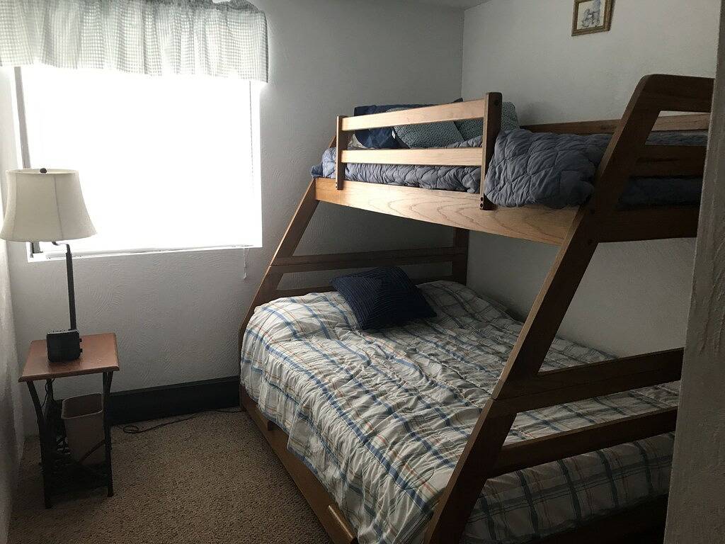 Ganze Wohnung, Gehen Sie zu Pisten und Pool - 2 Br mit Kamin + Wifi in Hidden Valley, Pennsylvania