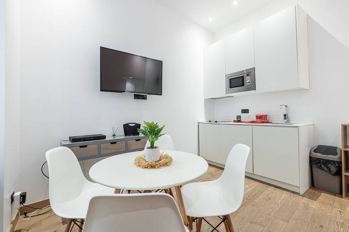 Appartement entier, Neuve 1 - Gauche in Nice, Côte méditerranéenne (France)