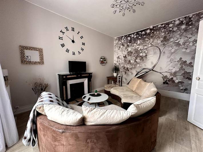 Location de vacances pour 12 personnes, avec jardin et vue ainsi que piscine et bassin pour enfant à Condat - 3