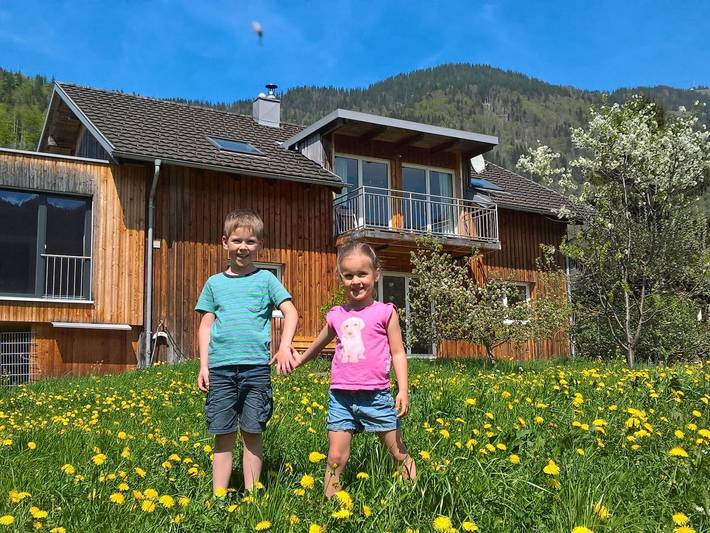 Ferienwohnung für 7 Personen, mit Balkon und Terrasse sowie Garten in Bezau