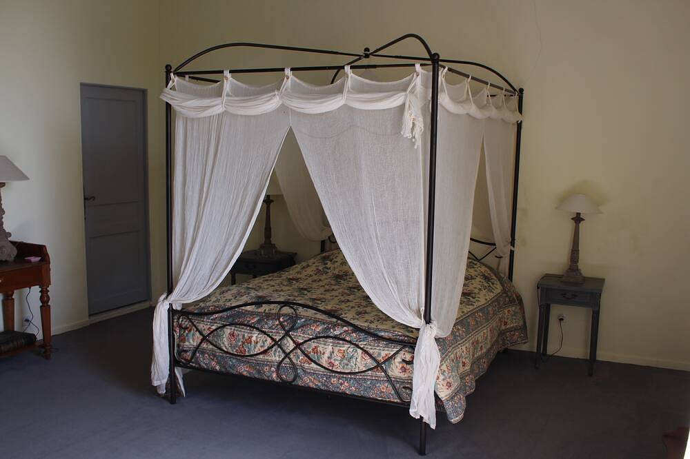 Chambre dans Ancien Couvent in Cahuzac, Région de Villeneuve-sur-Lot