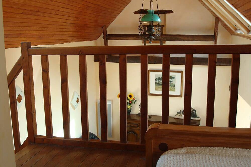 Detached house of character with garden 800m from the beach of Lestrevet in Plomodiern, Iroise