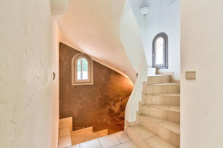 Location de vacances pour 9 personnes, avec vue ainsi que terrasse et piscine, adapté aux familles à Aspremont - 4