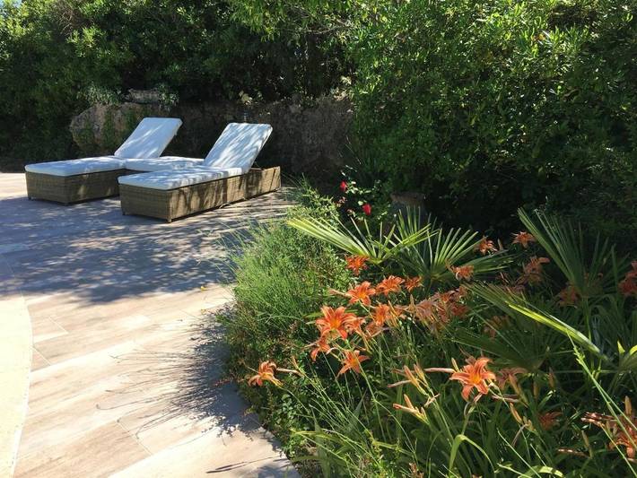 Chambre d’hôte pour 2 personnes, avec terrasse et jardin ainsi que vue et piscine à Cotignac - 4