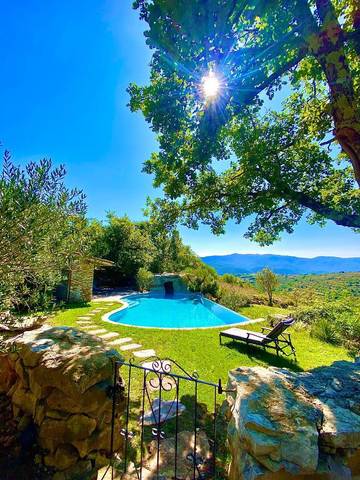 Cottage pour 8 personnes, avec jardin et sauna ainsi que vue et piscine à Bédarieux