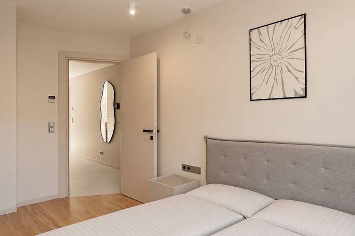 Ganze Wohnung, Fischers Apartment 1 Neubau Erstbezug 2-Schlafzimmer Parkplatz Terrasse See 1 km in Starnberg, Starnberger See