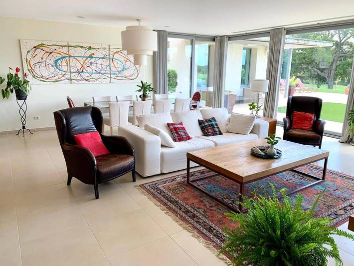 Location de vacances pour 8 personnes, avec jardin ainsi que vue et piscine à Peralada - 3