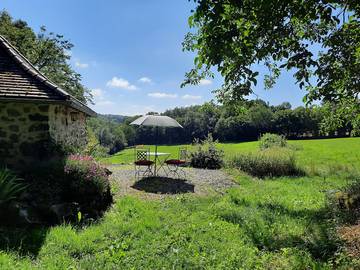 Gîte pour 2 personnes, avec piscine et jardin, animaux acceptés en Dordogne