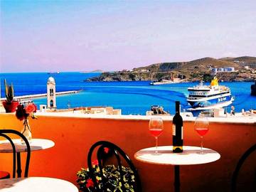 Maison d’hôte pour 2 personnes, avec terrasse et vue dans Syros