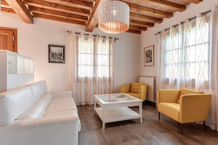 Casa vacanze 'Villa Moderna Resort' con piscina privata, Wi-Fi e aria condizionata in Borgo San Lorenzo (comune), Firenze province