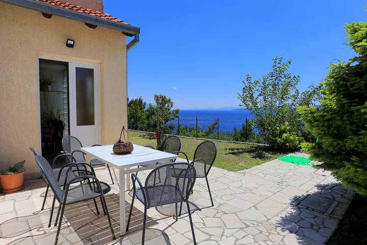 Ferienwohnung für 8 Personen, mit Balkon/Terrasse in Marusici