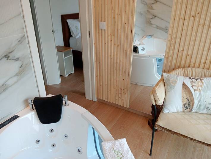 Hel semesterlägenhet, Lägenhet för 4 Personer med bubbelpool in Bragança distrikt