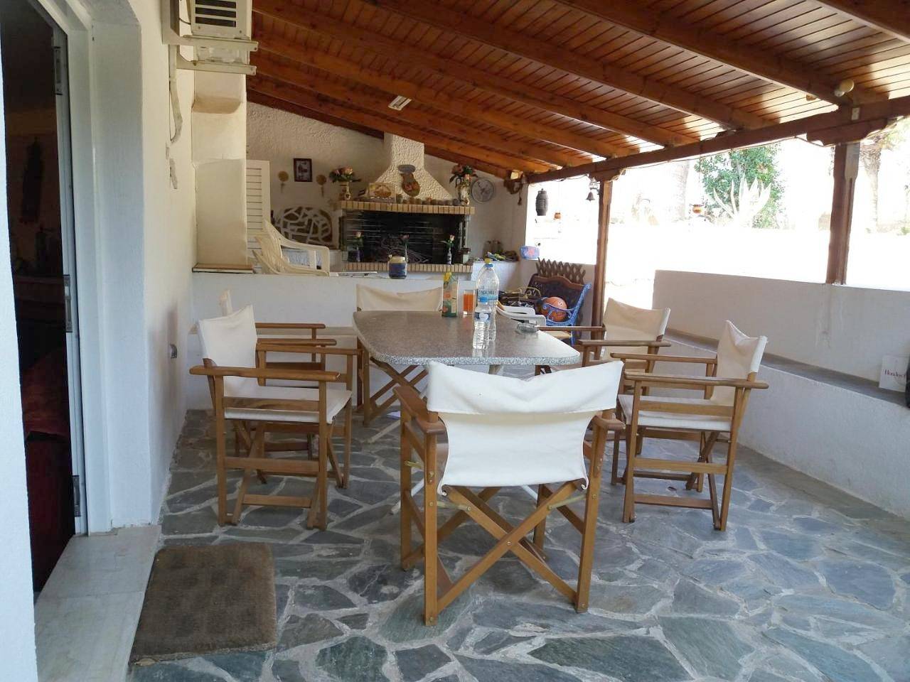 Aliki House in Porto Rafti, Markopoulo-Mesogaia